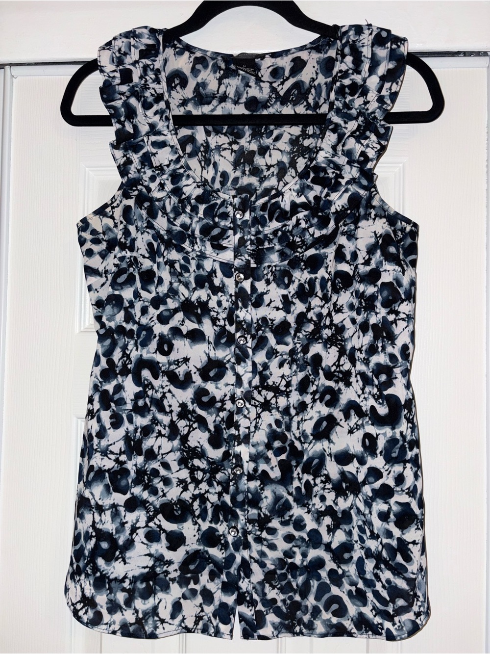 Spense Black & White Ruffle-Neck Button Front Blouse